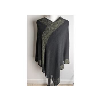 Black and gold Poncho Sz M 6-10 100% viscose very soft no tag EUC